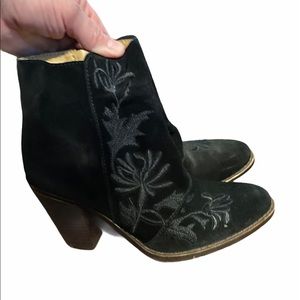 Lucky brand Eleanor suede embroidered booties